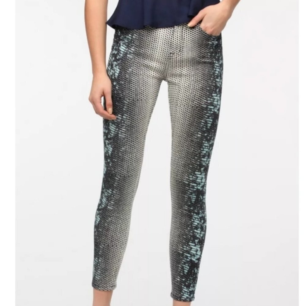 Urban Outfitters BDG High Rise Twig Ankle Jeans